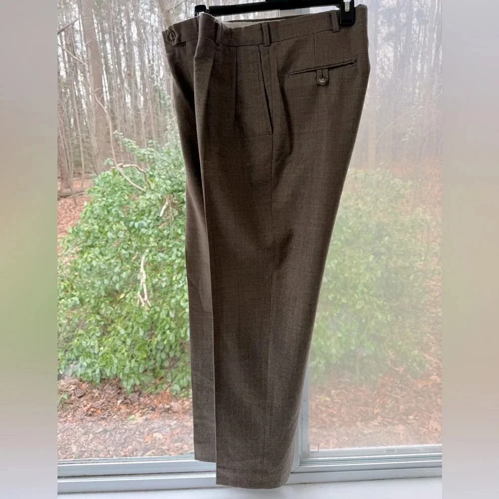 RARE Vintage Berry Burk of Virginia 100% men’s wool tweed pattern pants. Pleated